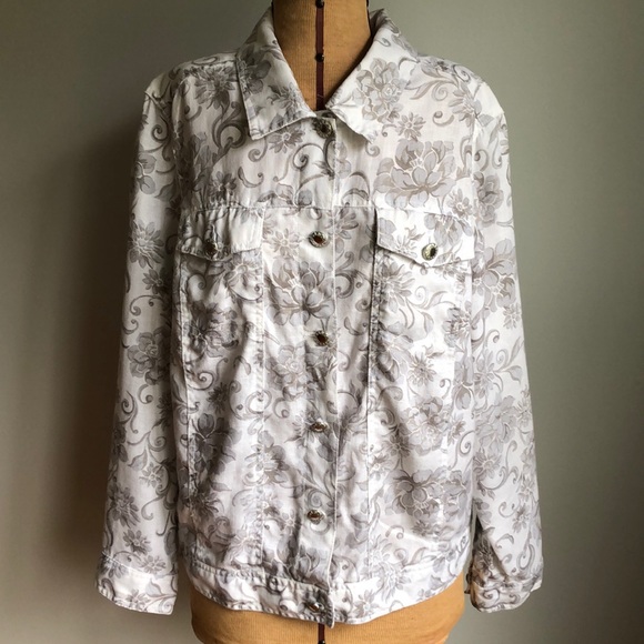 Lucy and Laurel Linen Crop Jacket White Grey - Picture 2 of 15